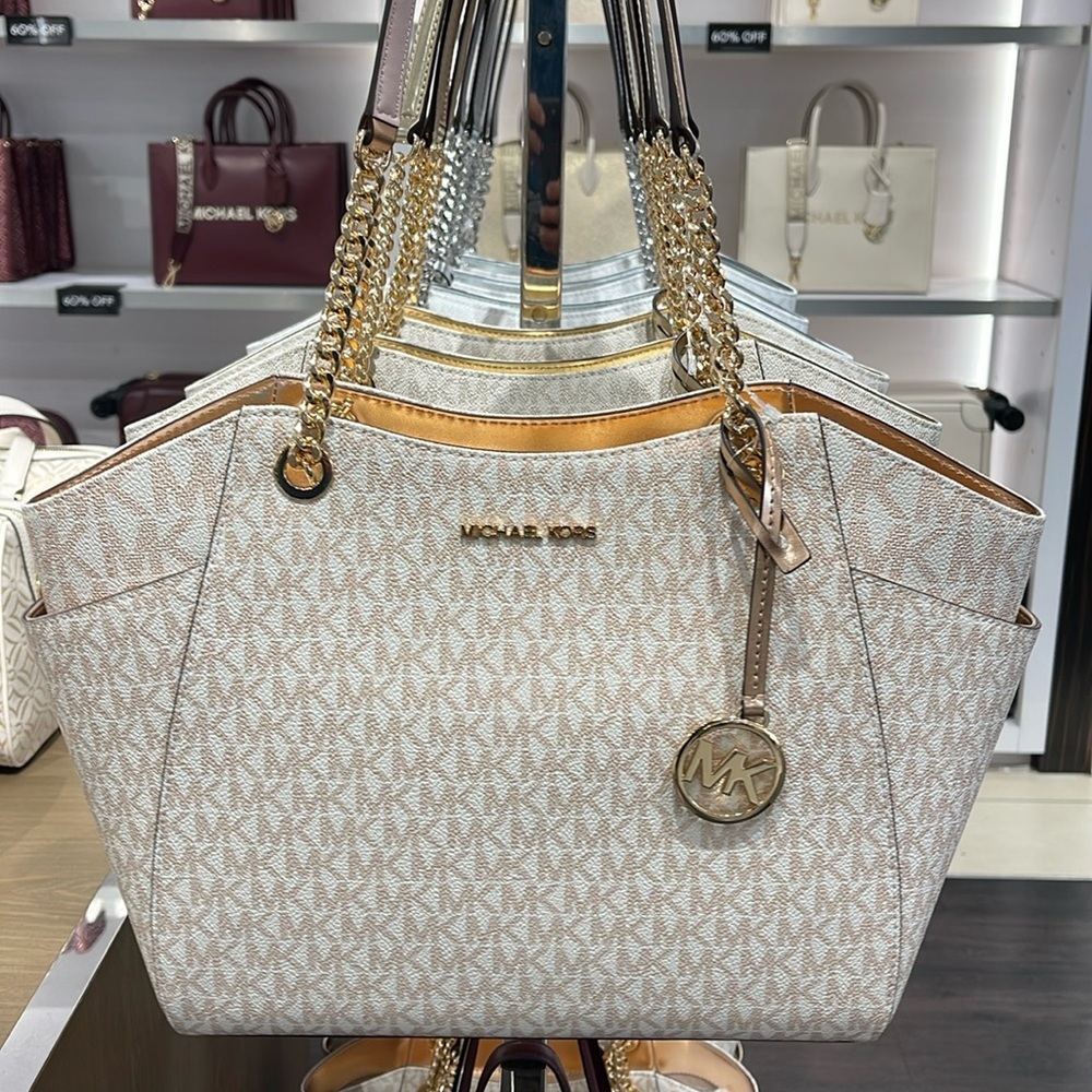 MICHAEL KORS 
Jet Set Travel Large Signature Chain Shoulder Tote Bag
Rose Gold